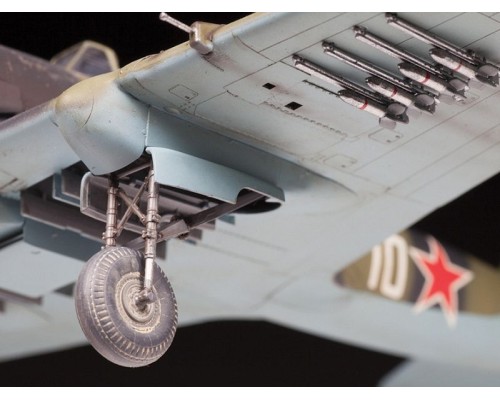 Сборная модель ZVEZDA Советский штурмовик "Ил-2" обр. 1942 года, 1/48 ZV-4825 в Москве
