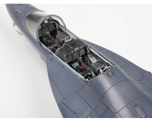 Сборная модель ZVEZDA Самолёт "Як-130", подарочный набор, 1/48 ZV-4821П в Москве