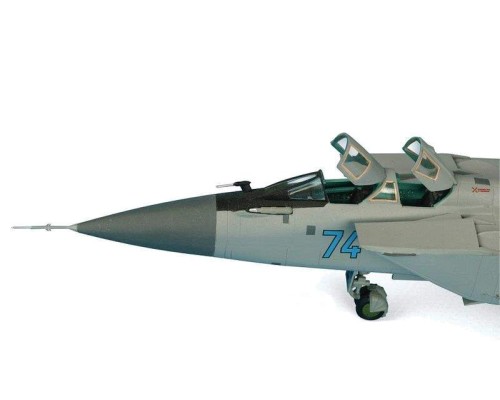 Сборная модель ZVEZDA Советский истребитель-перехватчик МиГ-31, подарочный набор, 1/72 ZV-7229П в Москве