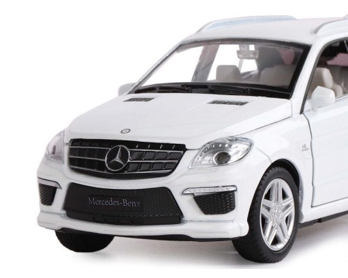 Машина "АВТОПАНОРАМА" Mercedes-Benz ML63 AMG, белый, 1/32, свет, звук, инерция, в/к 17,5*13,5*9 см JB1251036 в Москве