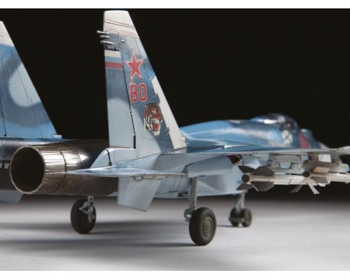 Сборная модель ZVEZDA Российский палубный истребитель Су-33, подарочный набор, 1/72 ZV-7297П в Москве