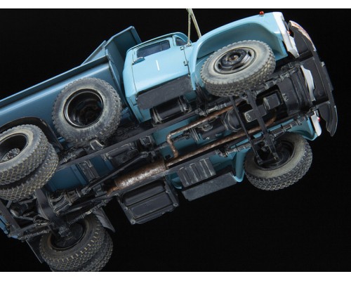 Сборная модель ZVEZDA Самосвал ЗиЛ 130 с кузовом ММЗ (1974-1977), 1/43 ZV-43004 в Москве